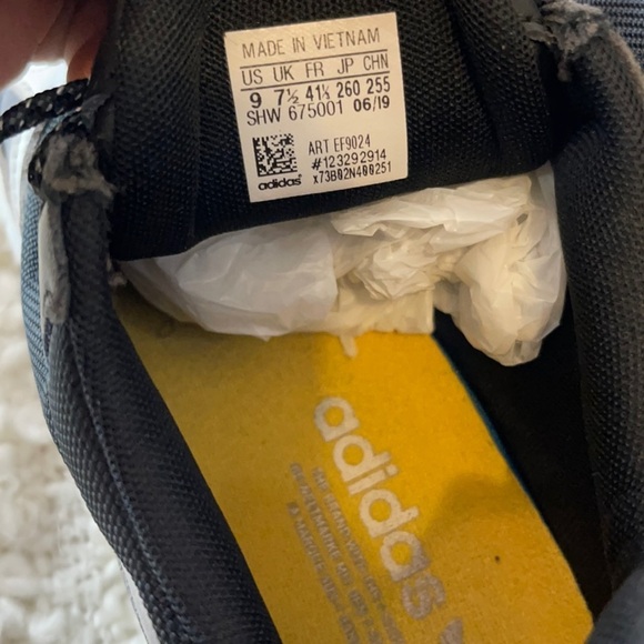 Wmns Adidas Falcon Size 9 - Picture 13 of 14